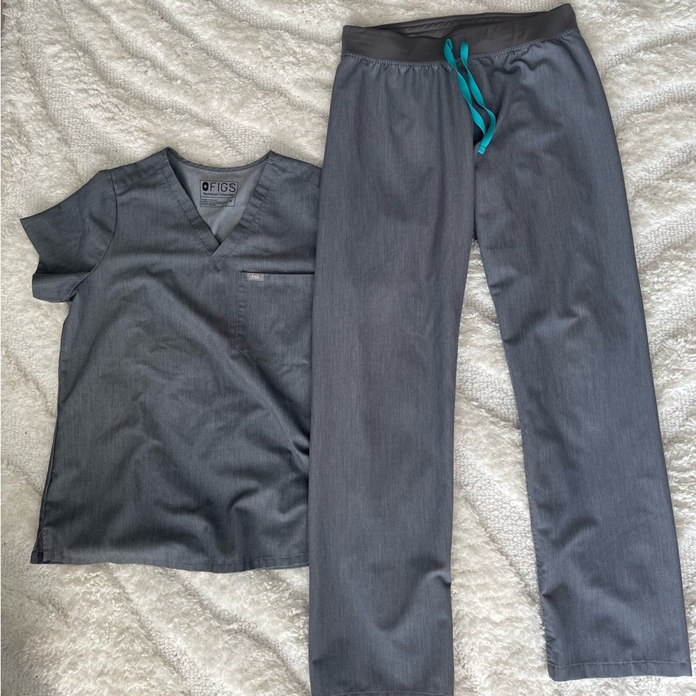 Gently used FIGS scrubs-Technical Collection. Sz Med
